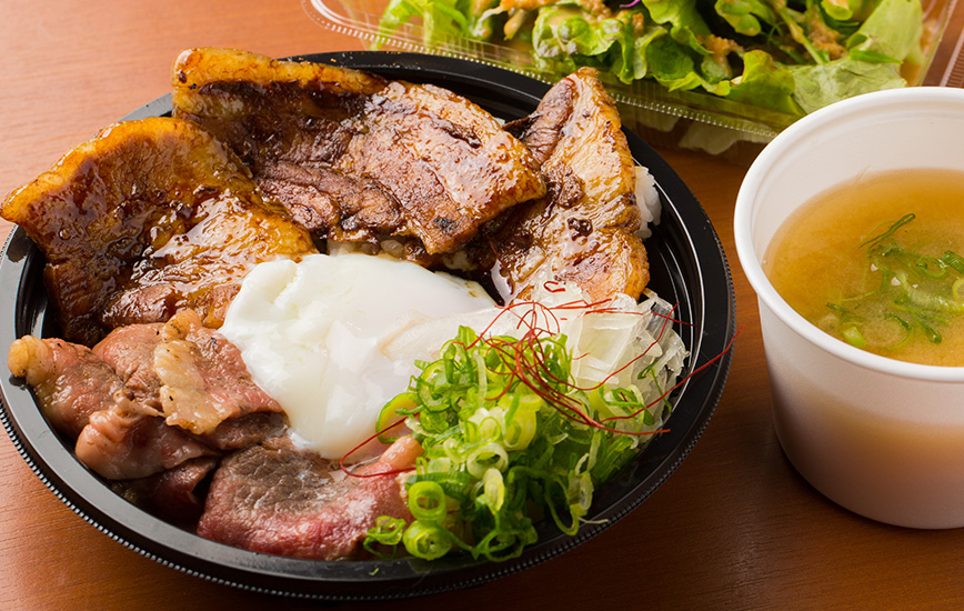 もみじ豚と和牛コウネの広島肉丼ぶり